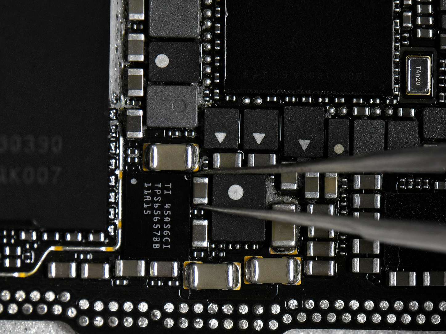 iPhone logic board and micro soldering repair
